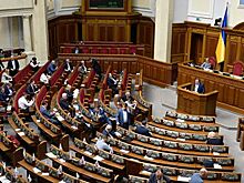 Политолог: в Раде пытаются успеть связать Зеленского "по рукам и ногам"