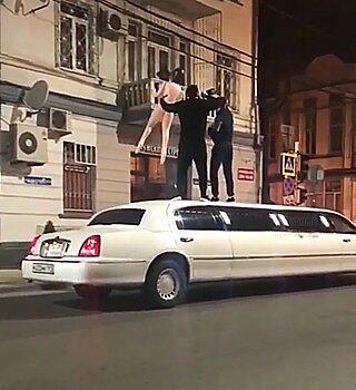 «Давай, братуха, зажигай»: в Краснодаре мажоры прокатились на крыше лимузина с куклой из секс-шопа