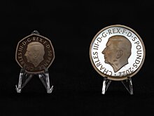 Королевский монетный двор Великобритании начал выпускать монеты с изображением Карла III
