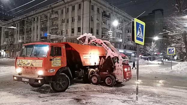 Вечером в Саратове снова перекроют улицы и ограничат парковку для уборки снега. Список