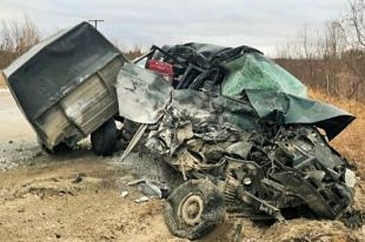 В Нижневартовском районе столкнулись «Камаз» и «УАЗ», один человек погиб