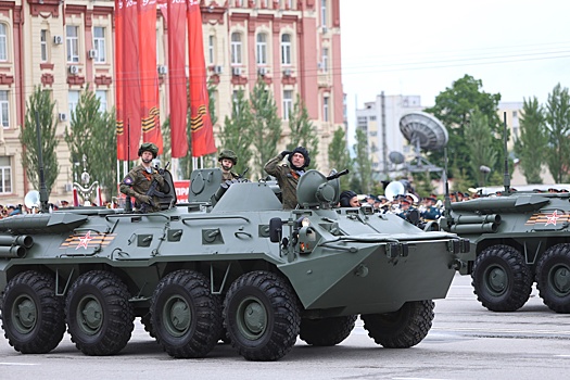 На параде в Ростове впервые прошла техника, применяемая в зоне СВО