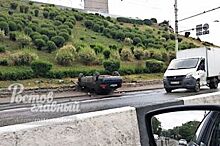 Водитель перевернувшейся иномарки в Ростове сбежал с места аварии
