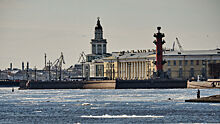 Прогулочный катер столкнулся с мостом и затонул в Петербурге