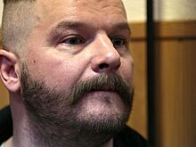 Избивший полицейского «жемчужный прапорщик» получил условный срок