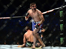 Махачев победил американца Ленца на UFC 208