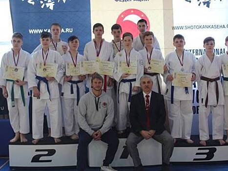 Восемь медалей завоевала сборная команда Ивановской области на Первенство ЦФО по всестилевому каратэ