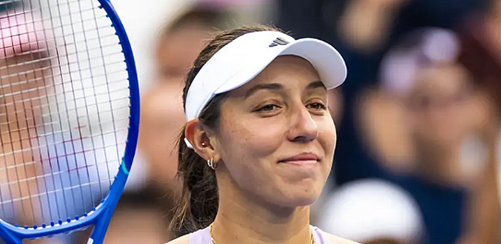 Пегула отыграла три матчбола у Радукану и одержала 45-ю победу в сезоне