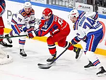 ЦСКА выиграл у СКА, забросив шесть шайб за период