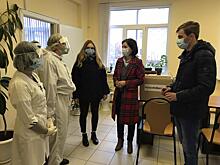 В Каменскую межрайонную больницу передали партию СИЗ