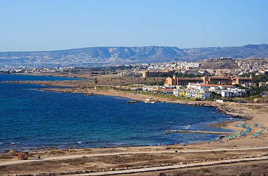 Россияне усиленно скупают жилье и гостиницы на Кипре