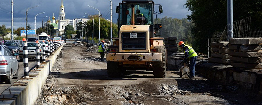 В Орле на мосту Дружбы остановились работы из-за долгов по зарплате