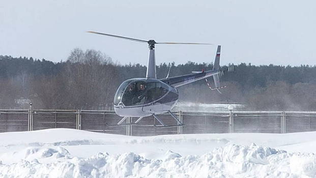 Вертолет перевернулся при приземлении под Новгородом