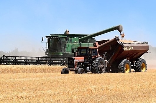 Владельцев комбайнов и тракторов предложили освободить от ОСАГО