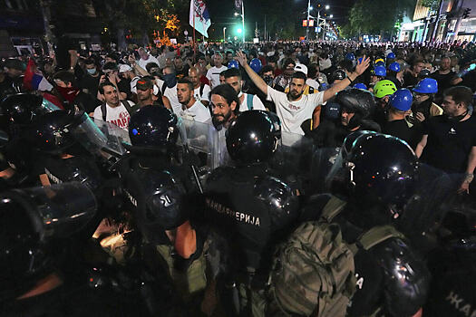 Столкновения в Белграде: озвучены дерзкие требования выступающей против Вучича оппозиции
