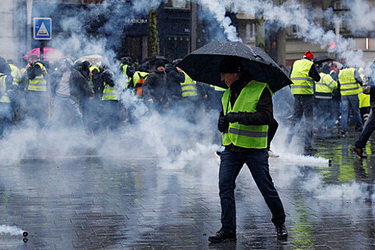 В Париже арестовали 120 протестующих