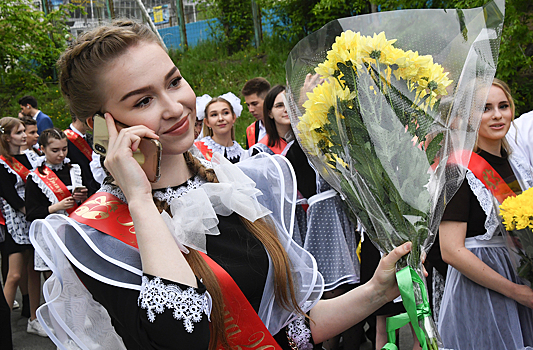Российским школьникам запретили пользоваться телефонами на уроках