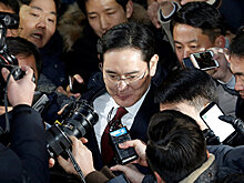 Суд приговорил главу Samsung к пяти годам тюрьмы