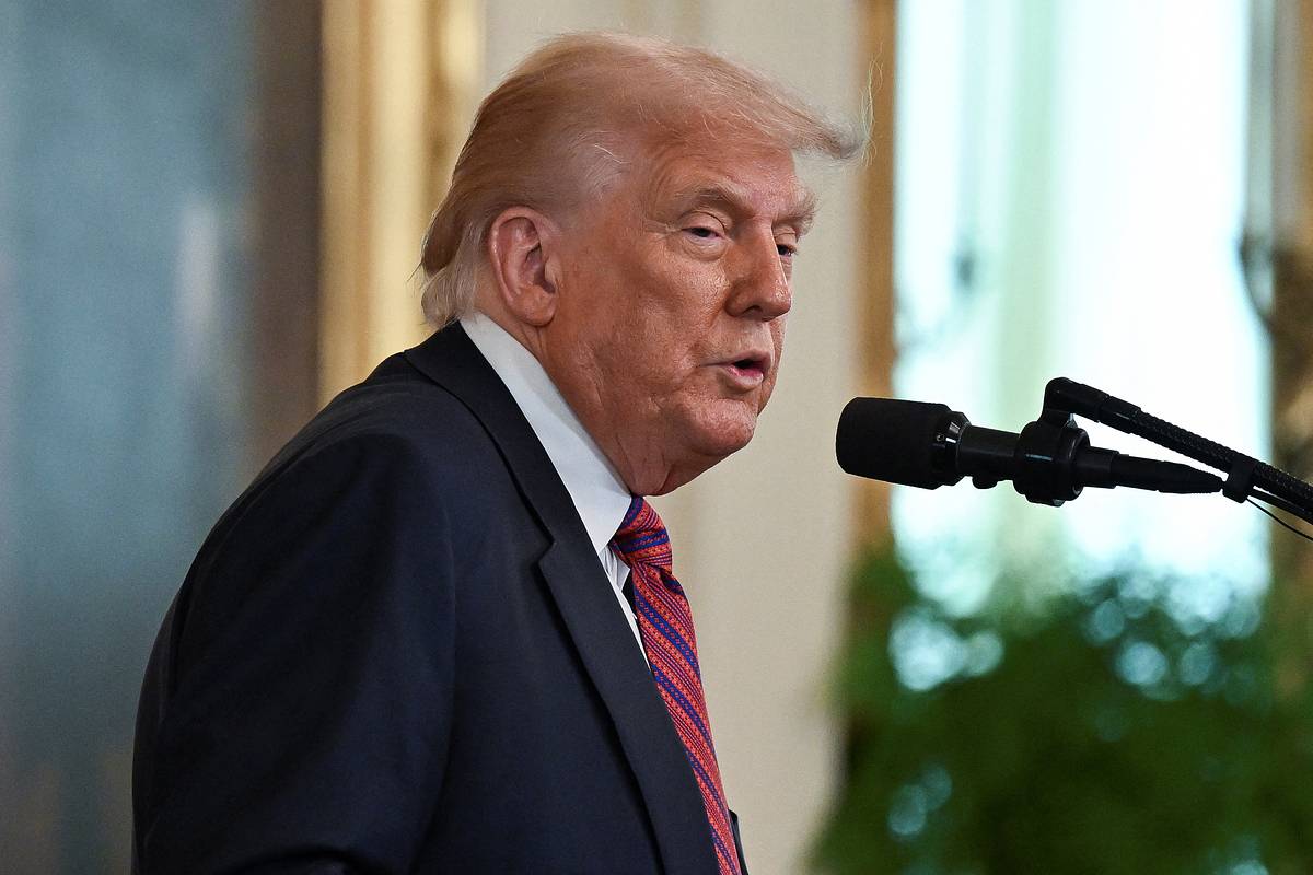 Трамп пригрозил Обаме судом за мошенничество