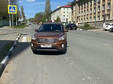 Балаковский подросток на скутере столкнулся с машиной и попал в больницу