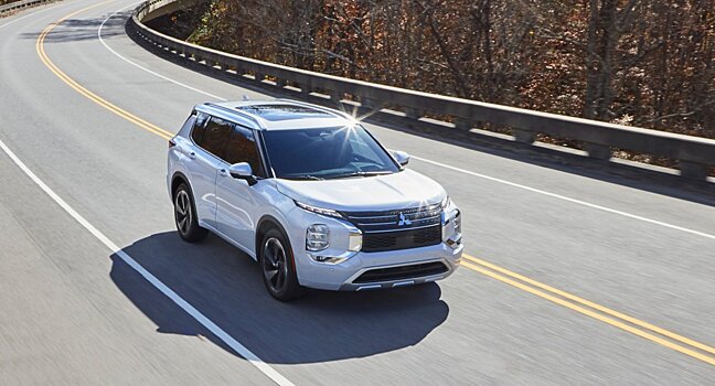 Полный обзор Mitsubishi Outlander 2022 года: автомобиль стал более просторным и проходимым