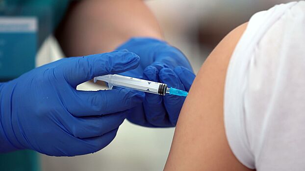 Гинцбург назвал побочный эффект детской вакцины от COVID-19
