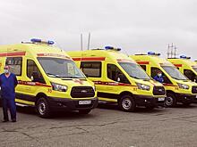 Во Владивостоке медицинским учреждениям подарили автомобили скорой помощи