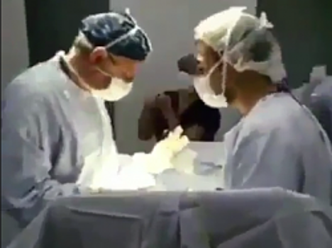 Чилийские хирурги во время операции смотрели футбол