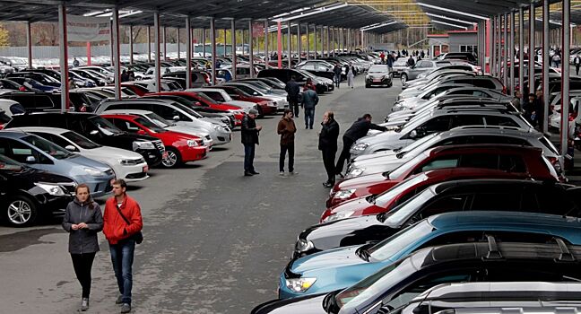 Россияне стали реже выставлять на продажу автомобили