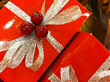Сотрудники Исполкома СНГ вручили подарки пациентам детского хосписа в преддверии Рождества и Нового года