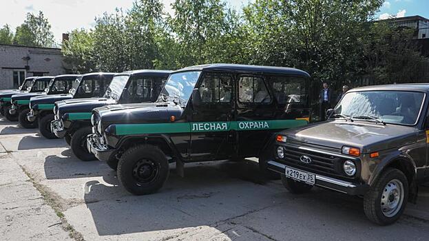 15 автомобилей УАЗ Хантер вручили сотрудникам районных лесничеств и Гостехнадзора Вологодской области