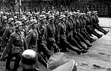 «Рус, сдавайся!»: зачем немцы шли в психическую атаку, как белые в фильме «Чапаев»