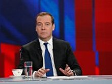 Медведев пошутил про Харламова в ответ на вопрос Батрутдинова