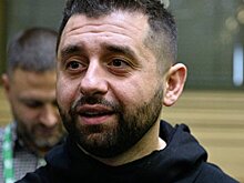 Больной Зеленский участвует в совещаниях - Арахамия