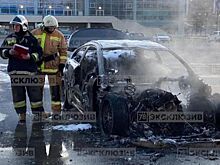 Петербуржец сжег свой BMW дотла, когда крутил «пятаки»