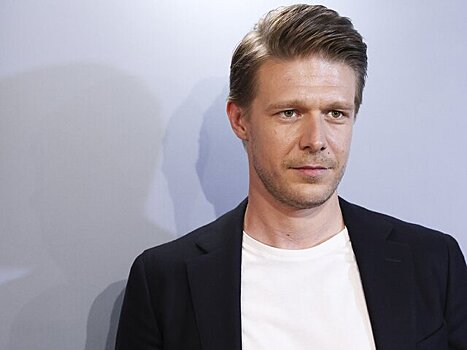 Никита Ефремов поделился подробностями первой встречи с отцом после колонии