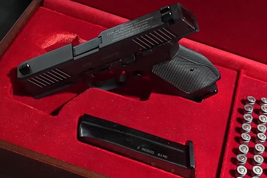 Новейший пистолет Лебедева стал наградным оружием для героев СВО