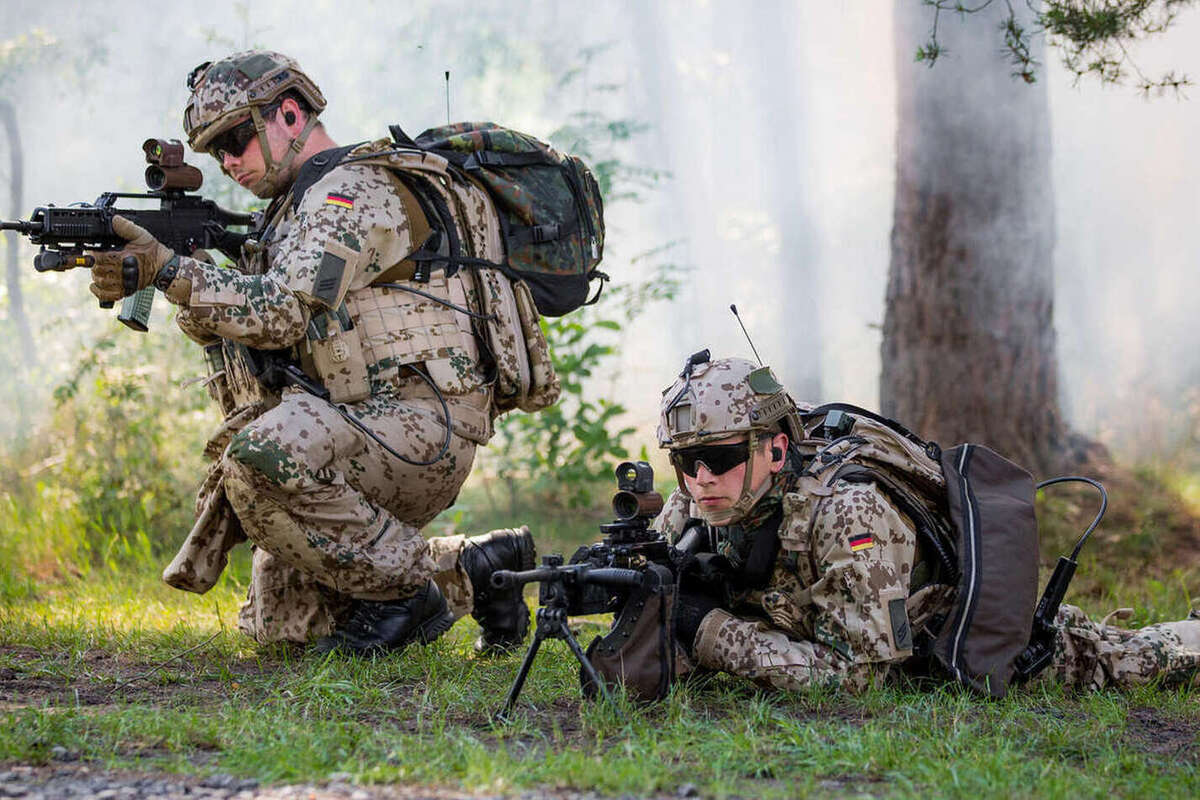 Германия временно разрешила выезд мужчинам мобилизационного возраста