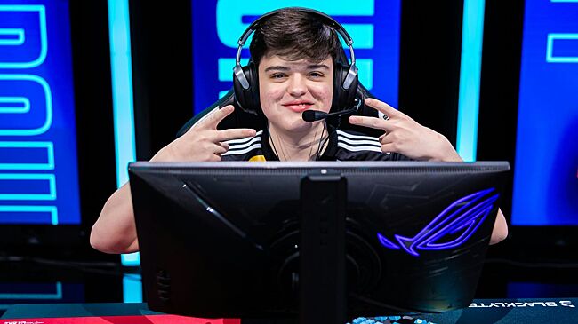 FURIA обыграла HEROIC и вышла в полуфинал BLAST Bounty Winter по CS 2