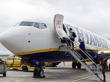 Авиакомпания Ryanair отказала женщине с дочерью в перелете из-за их ручной клади
