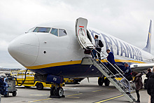 Авиакомпания Ryanair отказала женщине с дочерью в перелете из-за их ручной клади
