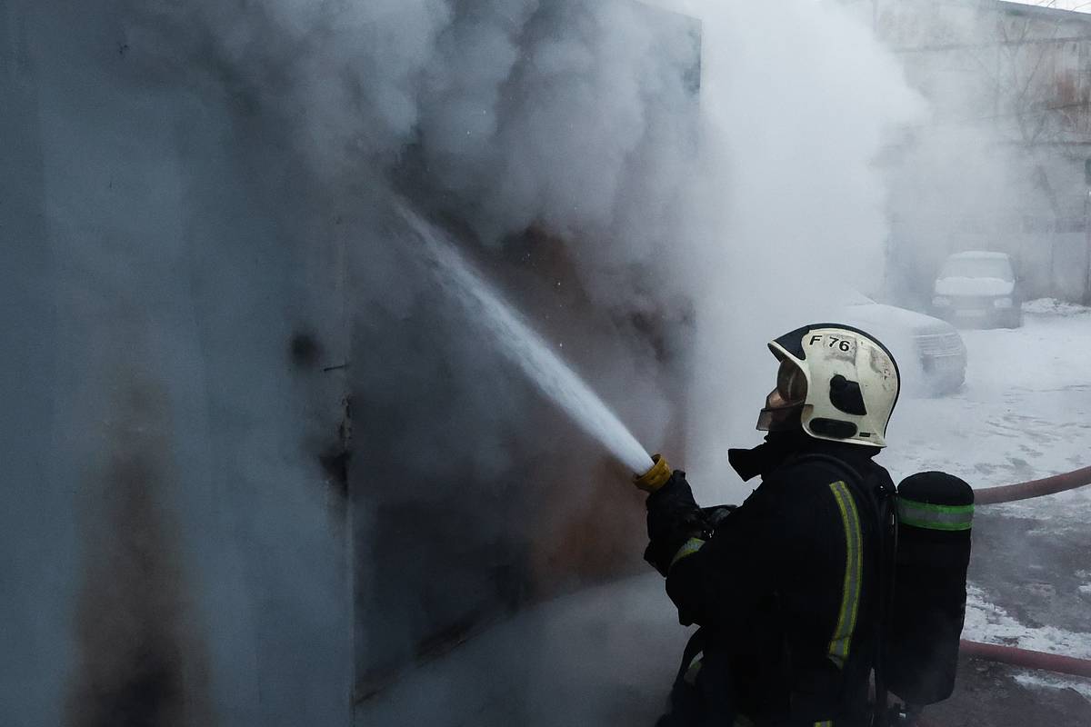 Обломки БПЛА упали на больницу в российском городе
