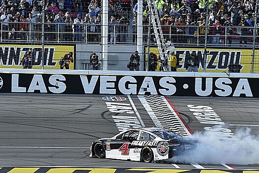 Харвик выиграл гонку NASCAR в Лас-Вегасе