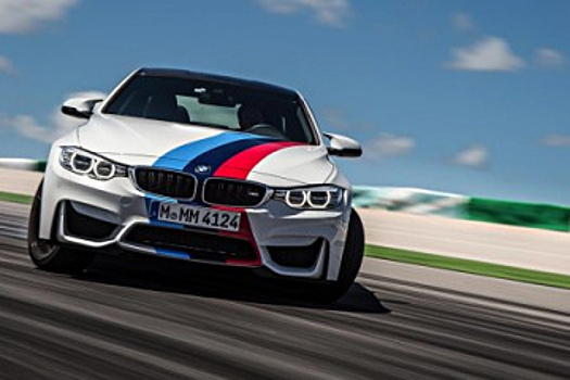 Красный авантюрин - идеальный цвет для кабриолета BMW M4 2024 года выпуска