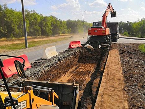 В Оренбурге ремонтируют дорожный участок на Шарлыкском шоссе