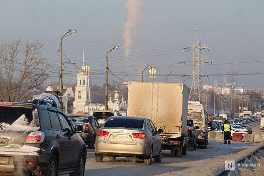 Четверть нижегородских дорог обработают противогололедным реагентом