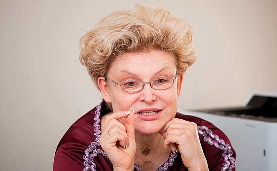 Елена Малышева будет вести стримы из ванной в пижаме