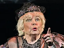 Букет от Сталина, четыре мужа и бегство матери. К 100-летию Ольги Аросевой