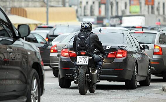 Автомобили становятся роскошью, а не средством передвижения. Пересядем на велосипеды и паланкины?