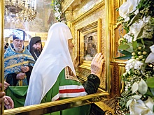 Патриарх Кирилл передал подлинник Казанской иконы в Казанский собор на Красной площади